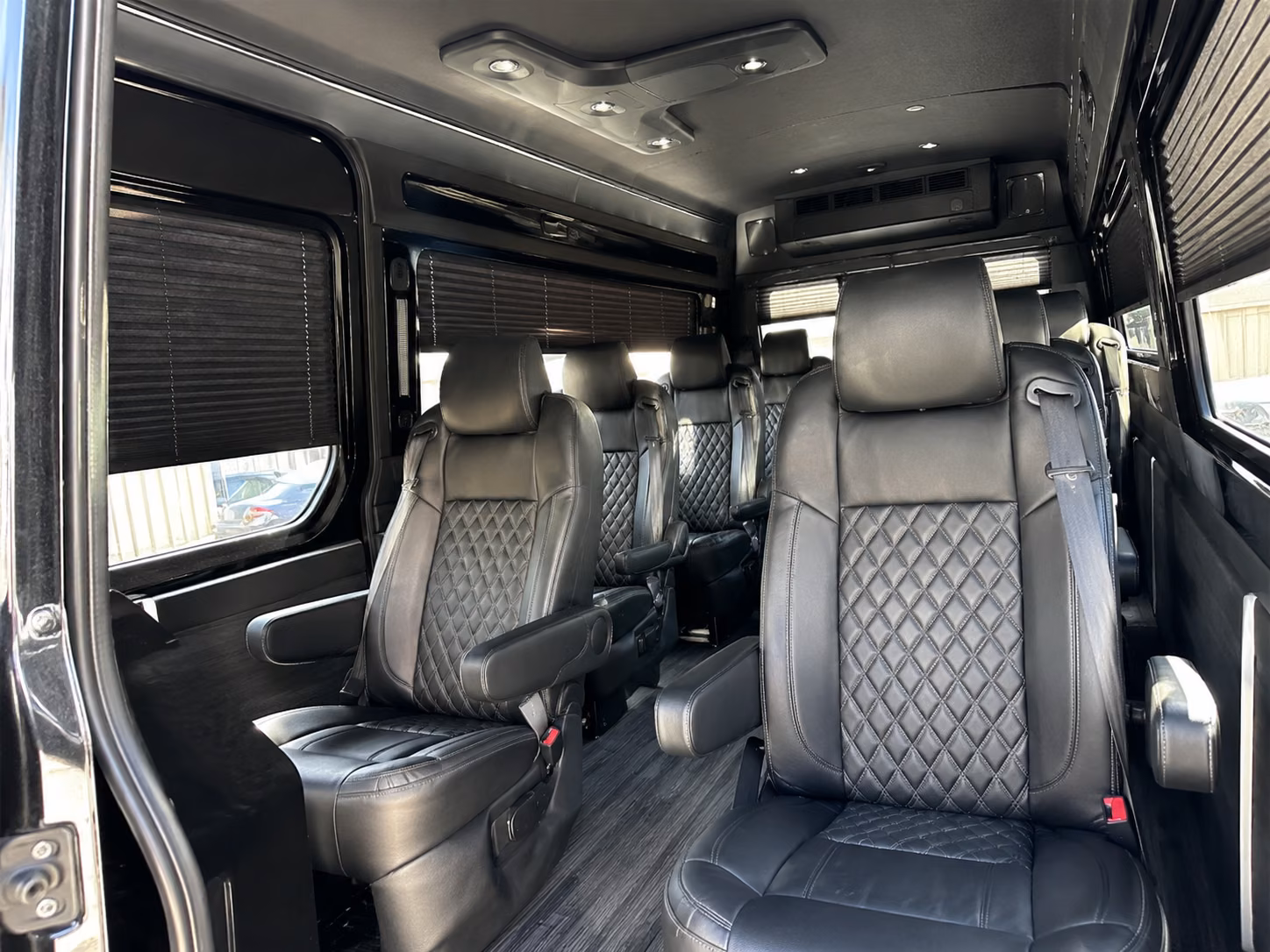 find and book transportation for your next airport transfer 1