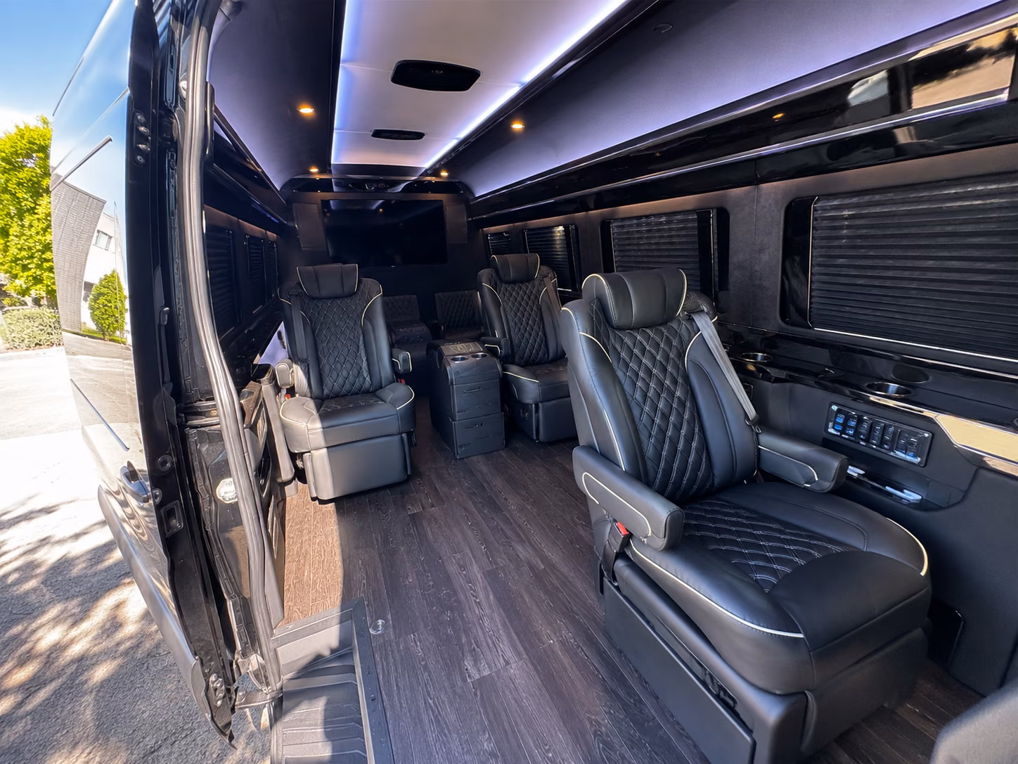 find and book transportation for your next private event 3