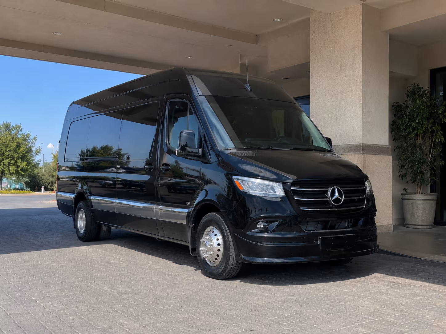 sprinter van and minibus shuttles between geg and spokane valley hotels